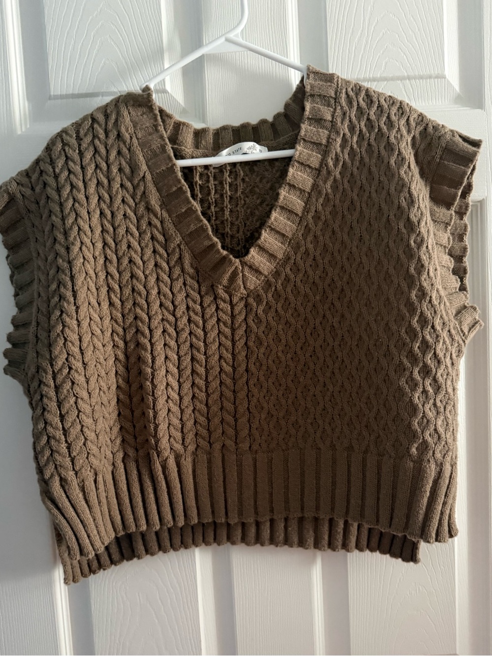 Altar’d State Brown Cable Knit Sweater Vest Ruffle Trim Size Medium
